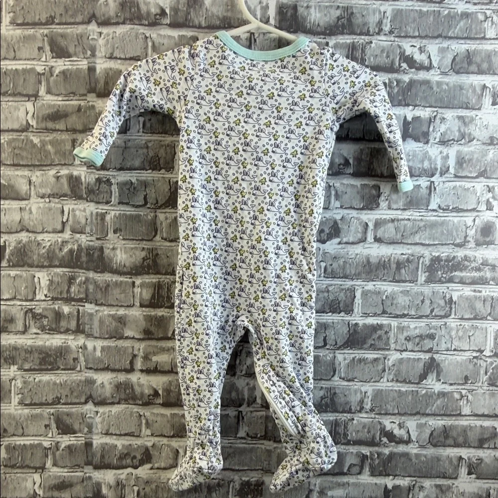 Vineyard‎ Vines baby girls sleeper.
